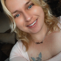 Alicia  Layes 